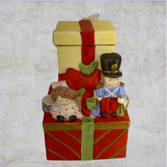 CHRISTMAS GIFT MUSIC BOX -- Vintage, Musical/Movement, Teddy Bear Rises fr. Gift - Picture 3 of 9